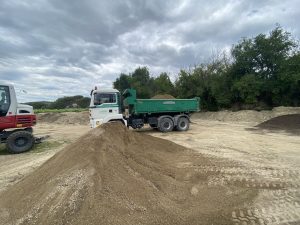 vente terre tamisée, Dinucci et Fils, La Tour d'Aigues